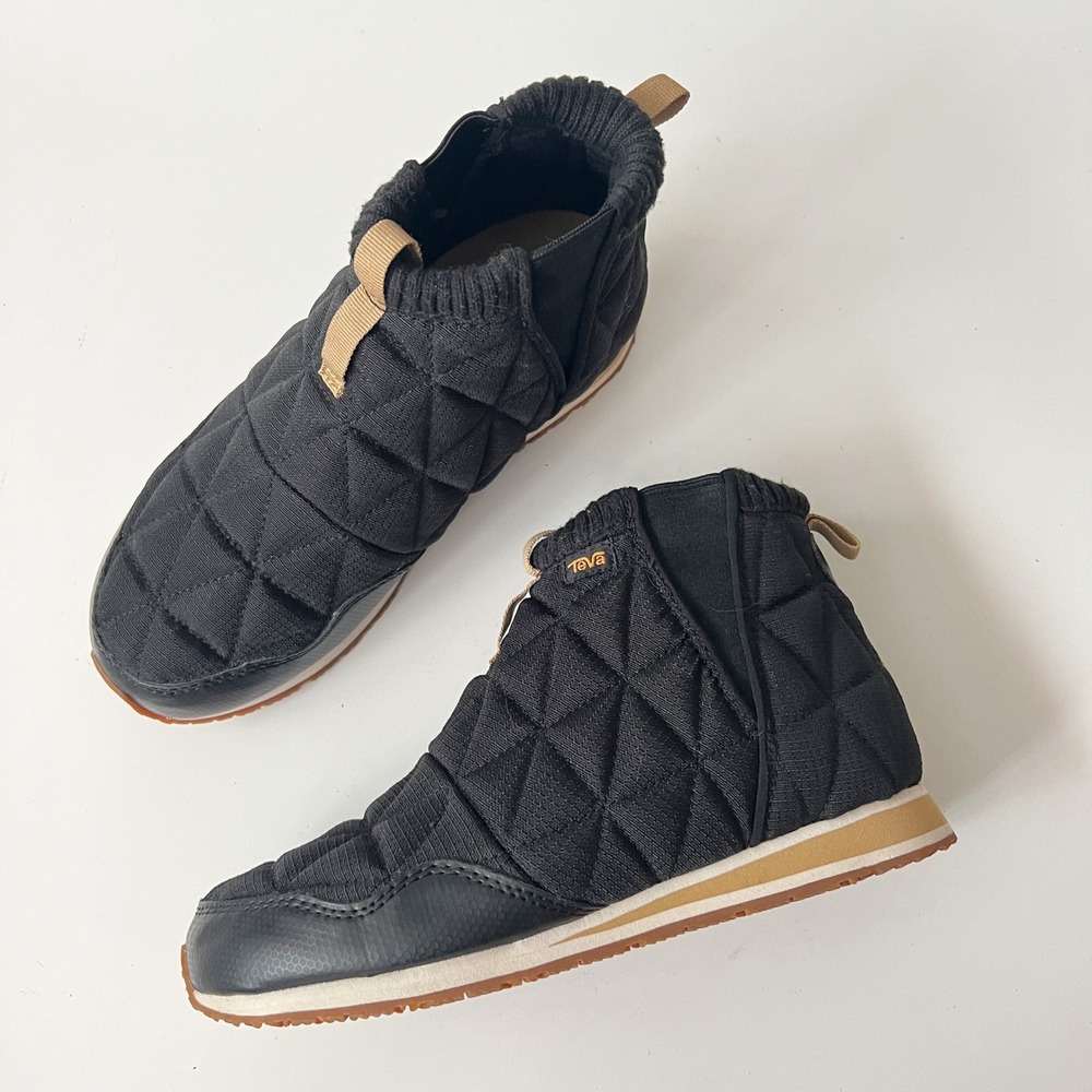 Teva Ember Commute Slip-On WP Boots 8 Black Quilted Waterproof Gorpcore Shoes